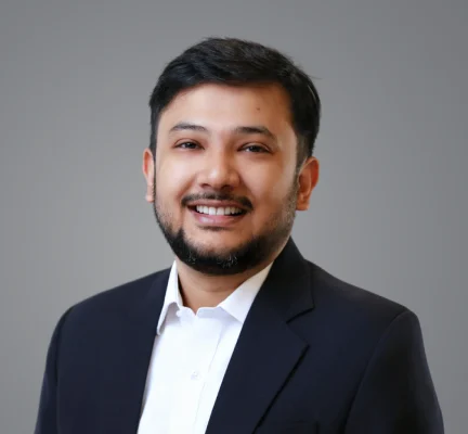 Aparajit Ghosh headshot.